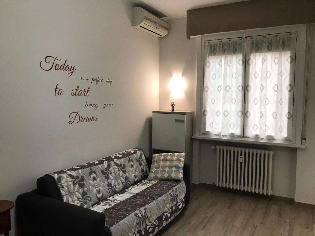 Lorenteggio Studio Apt Milano Exterior foto